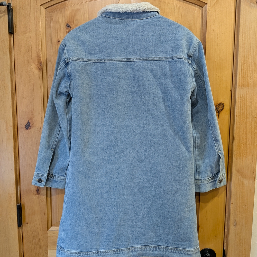 Saltwater LUXE Light Blue Jean Jacket with Sherpa Collar - Picture 4 of 4